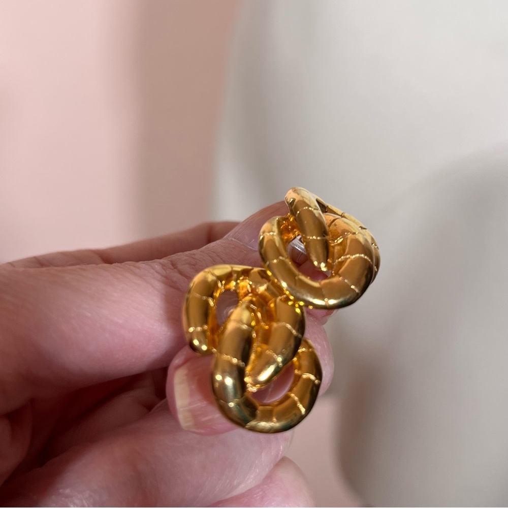 Vintage 80 90 Retro Omega Snake Chain Infinite Knot Heavy Gold Pierced Earrings - Picture 9 of 13